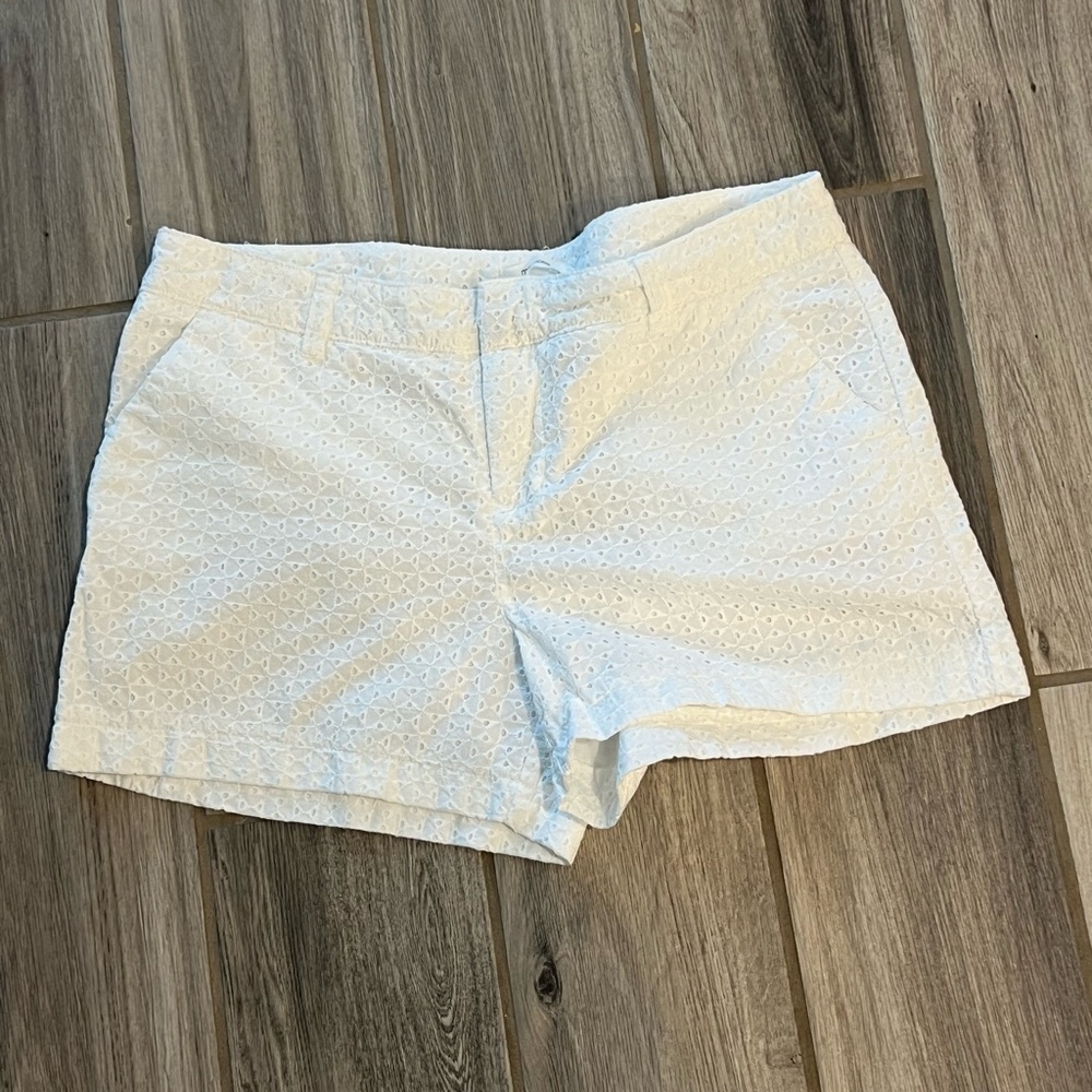 Maurices White Keyhole Texture Shorts Size 9 10